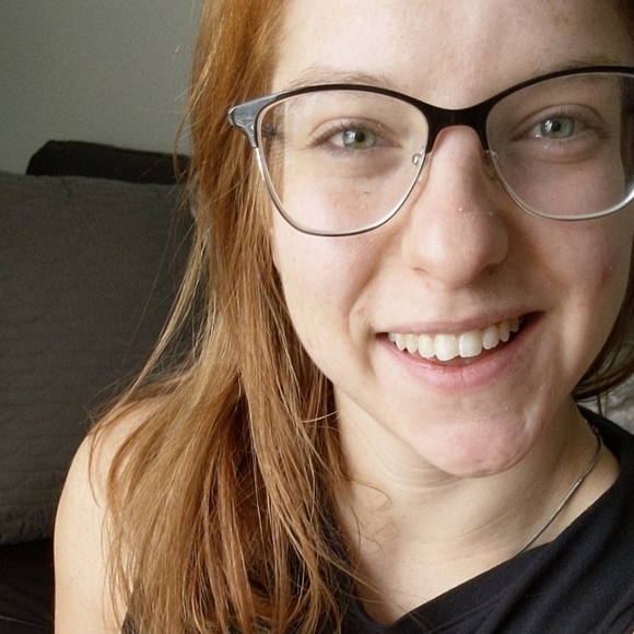 Meet your Posher, Danielle - Picture 1 of 1